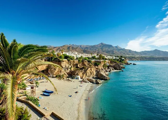 Bonito Piso A 300m De La Playa نيرخا
